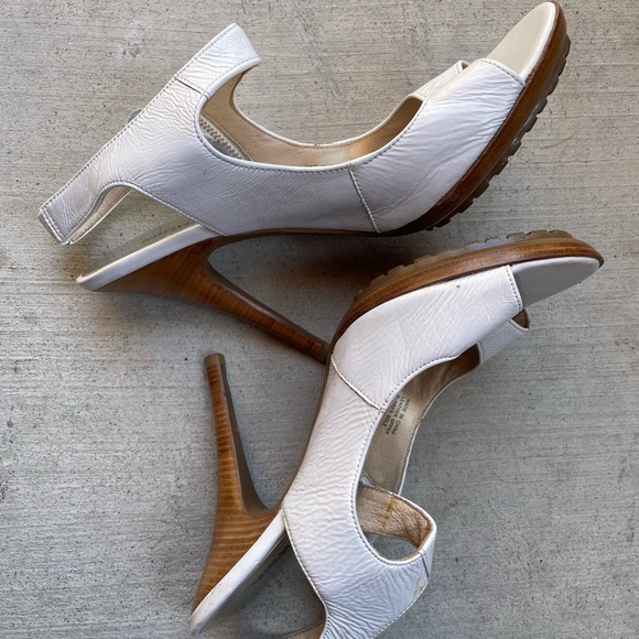 Michael Kors white size 9 ankle heels - Picture 4 of 16